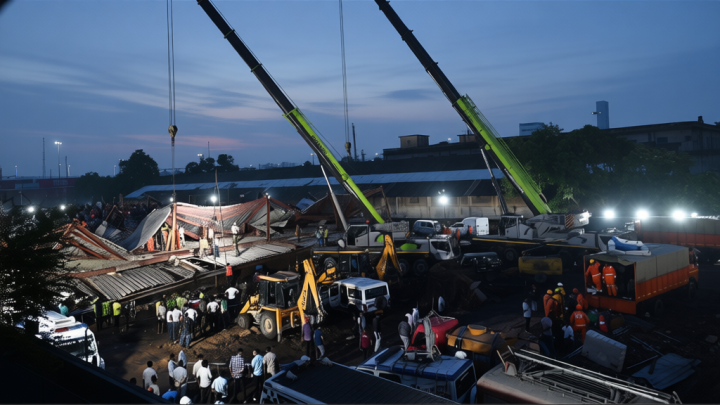 Design flaw led to Taratala warehouse collapse? At least 4 dead, rescue ops underway for 18 trapped