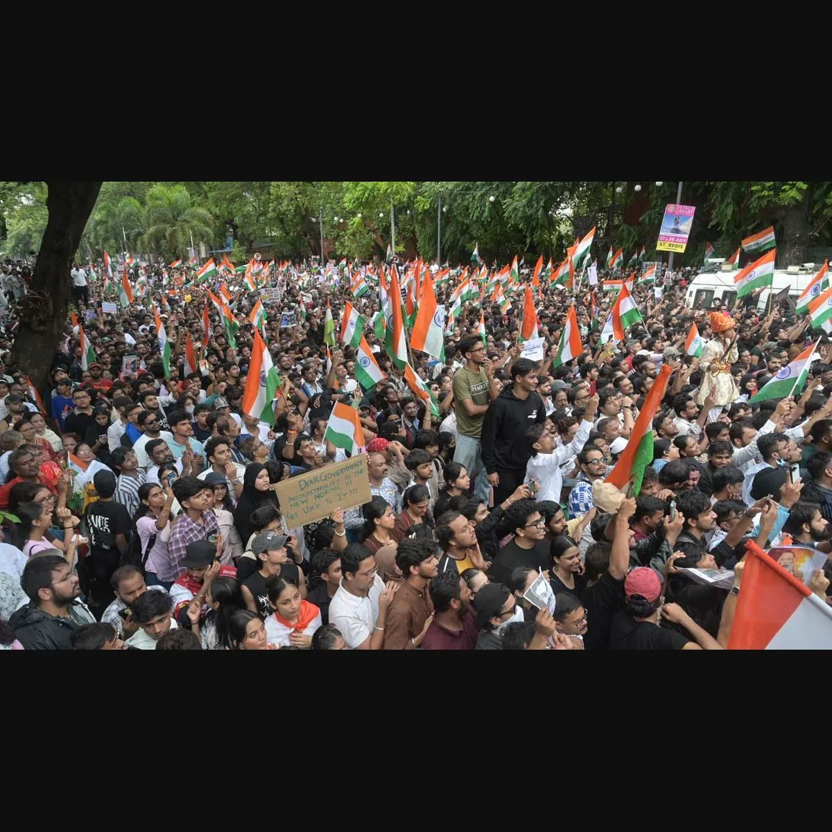 ‘Modi realised only votes can be stolen, not people’: Uddhav, Raj Thackeray lead joint ‘Tiranga’ march in Mumbai