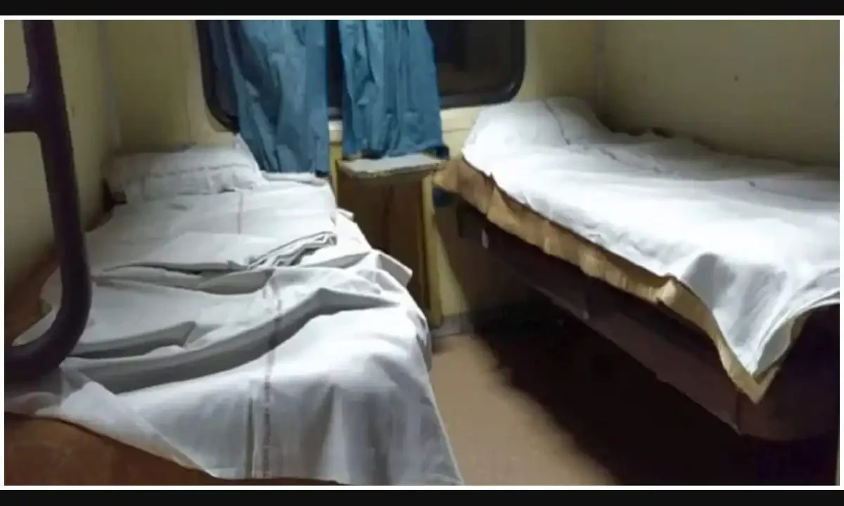 How often are pillows and bedsheets on trains washed? Railway Minister explains how to use the two blankets