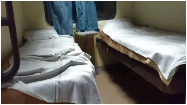How often are pillows and bedsheets on trains washed? Railway Minister explains how to use the two blankets