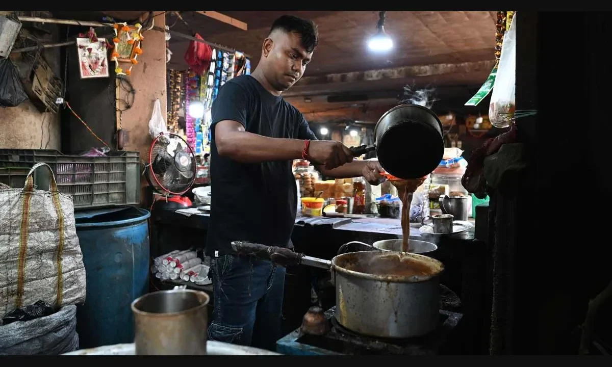 ‘We voted for change, not this’: Kolkata’s hawkers fight for survival amid BJP govt’s eviction drive