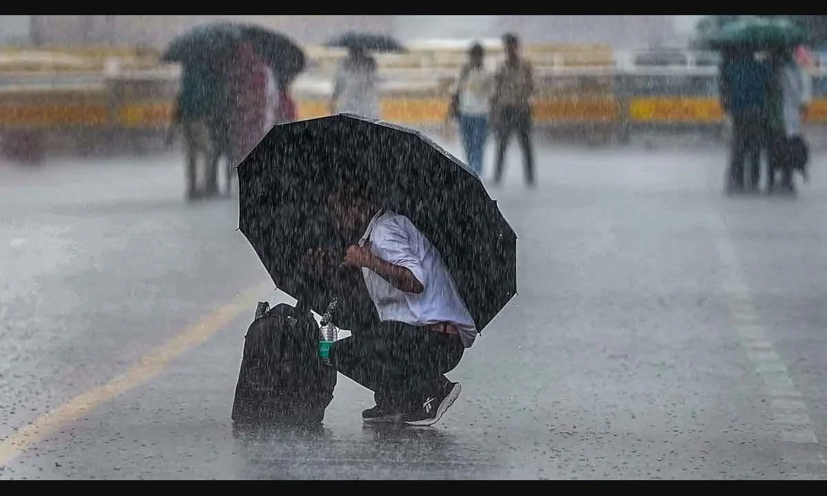Delhi rain updates | Heavy downpour triggers waterlogging, traffic disruptions; IMD issues red alert