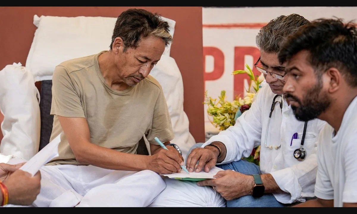 Sonam Wangchuk loses nearly 9 kg after 18 days of hunger strike; but BJP, Congress largely ignore him