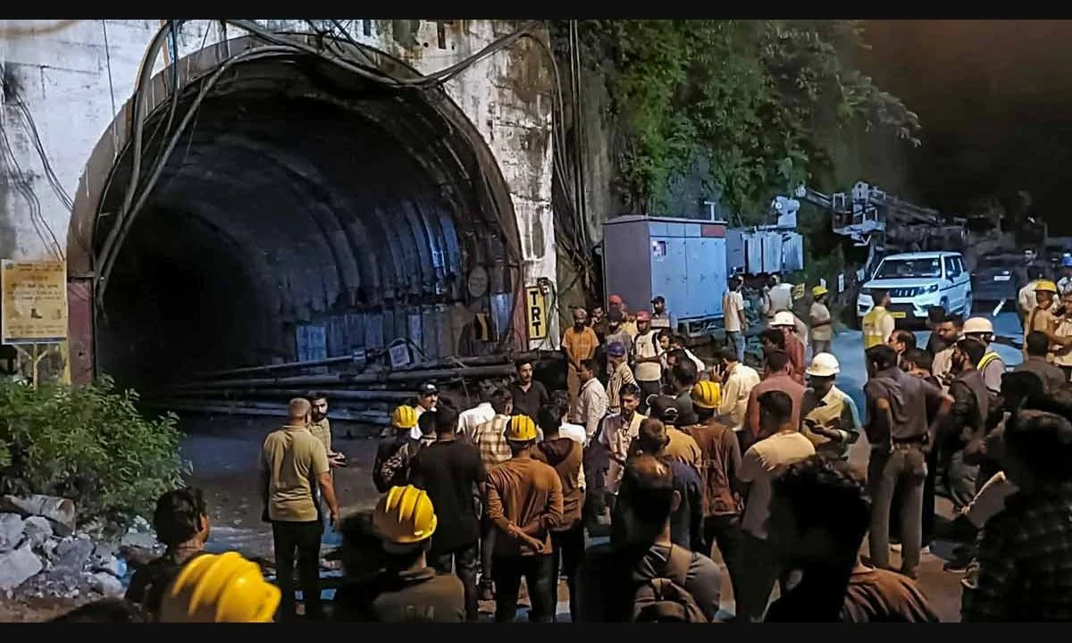 Uttarakhand tunnel collapse: 7 killed; search on for missing workers