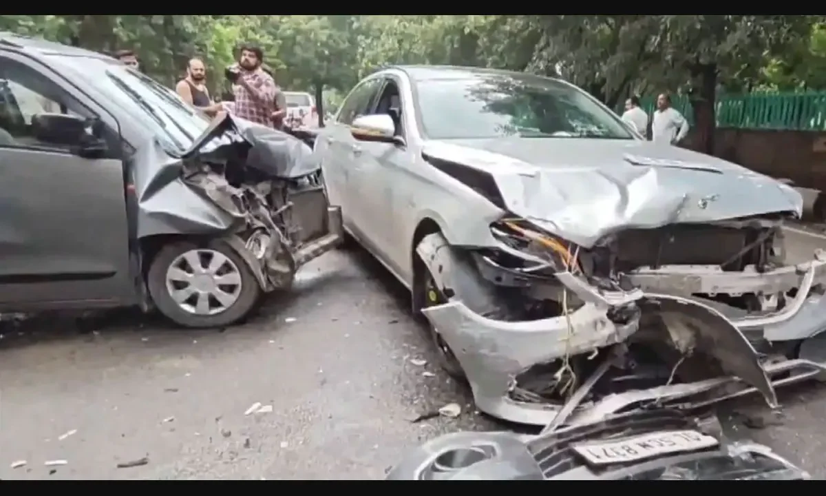 Cop’s son driving Mercedes loses control; 70-year-old killed amid collision with WagonR