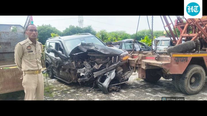 Etawah DFO, driver killed in accident on Agra-Lko expressway