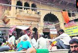 Committee mulls cap on number of ‘bhandaris’ at Banke Bihari temple