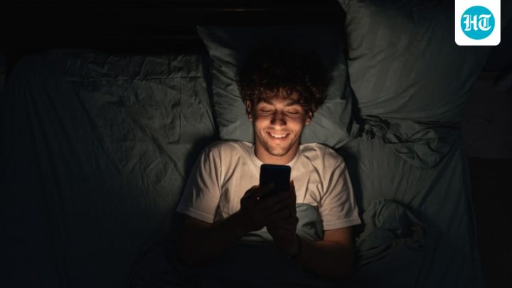 Doomscrolling before bed every night? Neurologist warns it may leave you mentally foggy